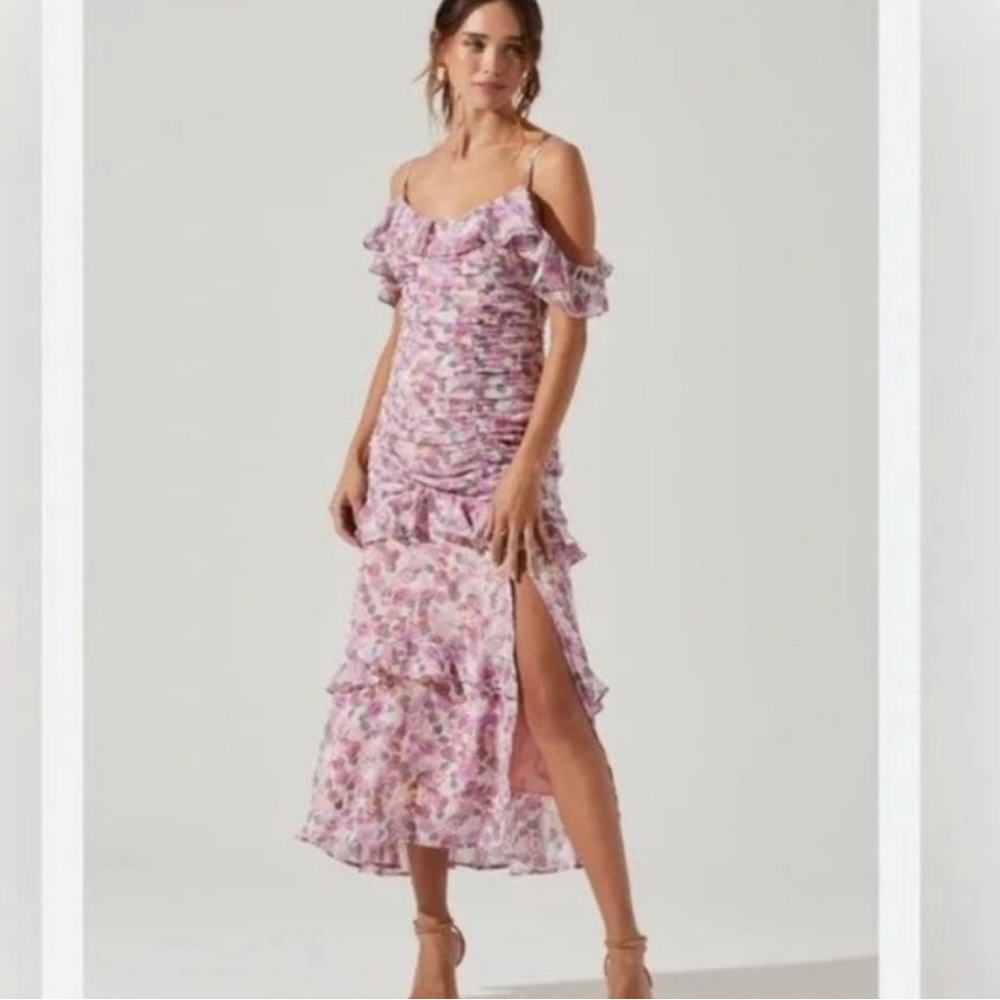 ASTR The Label Daisy Dell Midi Dress